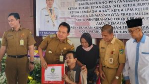Penerima Insentif, Wako Prabumulih: Jangan Bekerja Hanya Bagi Dunia, Tetapi juga Akhirat