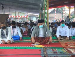 Sholat Ied, Wako Prabumulih di Lapangan Tennis. Wawako di Lapangan Muara Dua, Sekda di Masjid Nur Arafah