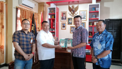 Bantuan 25 Alquran Terjemahan BSI Prabumulih Diterima Rutan Klas IIB