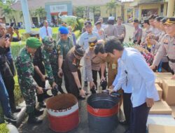 Polres Prabumulih Musnahkan Ribuan Botol Miras Hasil Ops Pekat 2023