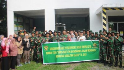 Karya Bakti Satnonkowil, Yonzipur 2/SG Terjunkan Anggota Gotong Royong Bersama Masyarakat di Sekitar Kantor Kelurahan GIB