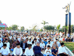 Di Taman PJ Wako Prabumulih Sholat Ied Bersama Masyarakat, Wawako di Gunung Kemala