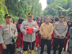 Apresiasi Warga Atas Giat Gotong Royong Peduli Lingkungan Polres Prabumulih