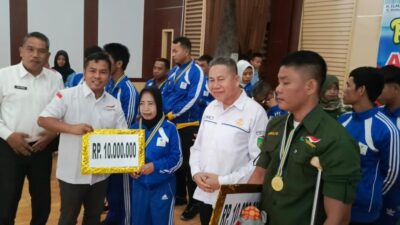 Atlit NCPI Prabumulih Ukir Prestasi di Ajang PEPARPROV Kabupaten Lahat, Terima Reward. Pj Wako Prabumulih Diwakili Asisten III Menyerahkan