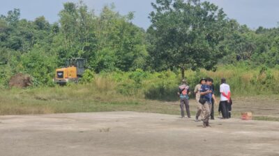 Peduli Dunia Pendidikan, Tim Cak Arlan dan Franky Nasril Bantu SMKN 3 Prabumulih Buka Lahan, Turunkan Alat Berat