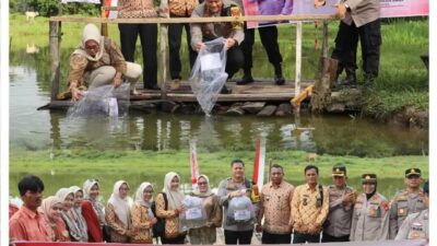 Semarak HUT Bhayangkara 78, Polres Prabumulih Tanam Pohon, Tebar Benih Ikan, dan Berikan Beasiswa