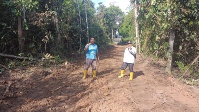 Kerja Nyata Cak Arlan dan Franky, Bantu Desa Kemang Tanduk Buka Lahan Buat Jalan dan Kolam Penampungan Air