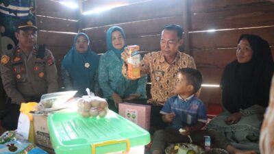 Fokus Terus Turunkan Angka Stunting, Pj Wako Prabumulih Berkeliling di Kecamatan RKT, Kunjungi Balita Penderita