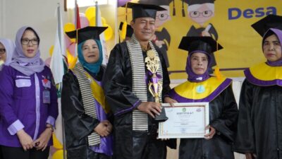 Puluhan Lansia Diwisuda di Desa Pangkul, Pj Wako Prabumulih: Yang Muda, Jangan Mau Kalah