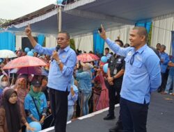 Cak Arlan : Mari Kite Betolongan, Cak Makin Semangat, Paslon Nomor 1 Arlan – Franky Menang. Franky : Hujan Turun, Pertanda Direstui Arlan – Franky Menang