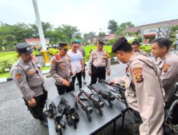 Hindari Penyalahgunaan, Wakapolres Prabumulih Cek Senpi Dinas Personel