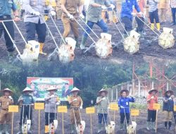 Swasembada Pangan 2025, Kapolres Prabumulih Bersama Pj Wako Tanam Jagung di Mapolsek Prabumulih Timur