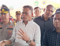Peduli Banjir, Cak Arlan dan Bang Franky Sambangi Payuputat Salurkan Bantuan