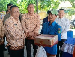 Cak Arlan dan Bang Franky Berikan THR Bagi Petugas Kebersihan dan OB, Pesan Tingkatkan Kinerja dan Kebersihan Prabumulih
