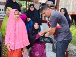 Sebagai Wujud Toleransi Antar Umat Beragama Jelang Idul Fitri, Jemaat GPIN Serasan Sekate Berbagi