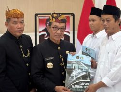 Bupati Pamekasan Serahkan Remisi HUT RI, 14 Napi Langsung Bebas di Hari Kemerdekaan