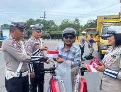Merah Putih di Tengah Jalanan: Aksi Simpatik Satlantas Polres Prabumulih Bikin Warga Tersenyum
