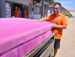Warga Binaan Lapas Pamekasan Raup Rp 3 Juta dari Karya Spring Bed