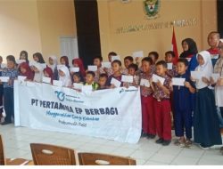 Tebar Manfaat di Gelumbang, PEP Field Prabumulih Salurkan Bantuan Pendidikan
