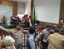 Sidang Kasus Pencabulan Anak Rusuh, Keluarga Korban Protes di PN Prabumulih