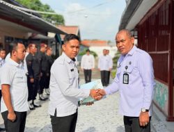 Lapas Pamekasan Serahkan Penghargaan Pegawai Teladan Triwulan IV