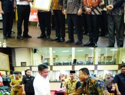 Disdukcapil Prabumulih Borong Dua Penghargaan Inovasi Pelayanan Publik Sumsel 2025 Lewat ‘PAMAN KELING’