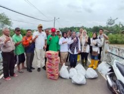 Sambangi Korban Banjir, Hj Linda Arlan Salurkan Bantuan ke Warga Terdampak