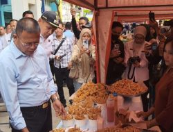 Wako, Wawako, Ketua DPRD hingga Kajari Borong Jualan UMKM di Pasar Bedug PTM I Prabumulih