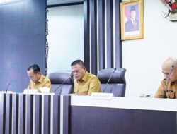 Cak Arlan Tekankan Pelayanan, Koordinasi dan Disiplin dalam Rapat Evaluasi Bulanan
