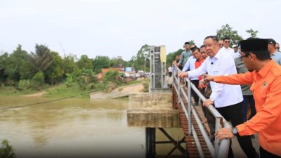 Wagub Sumsel Pastikan Jembatan Sungai Menang Dibangun Kembali Tahun 2027