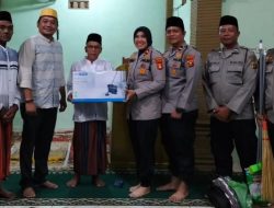 Subuh Berjamaah, Polres Prabumulih Serahkan Bantuan untuk Masjid di Desa Karang Bindu